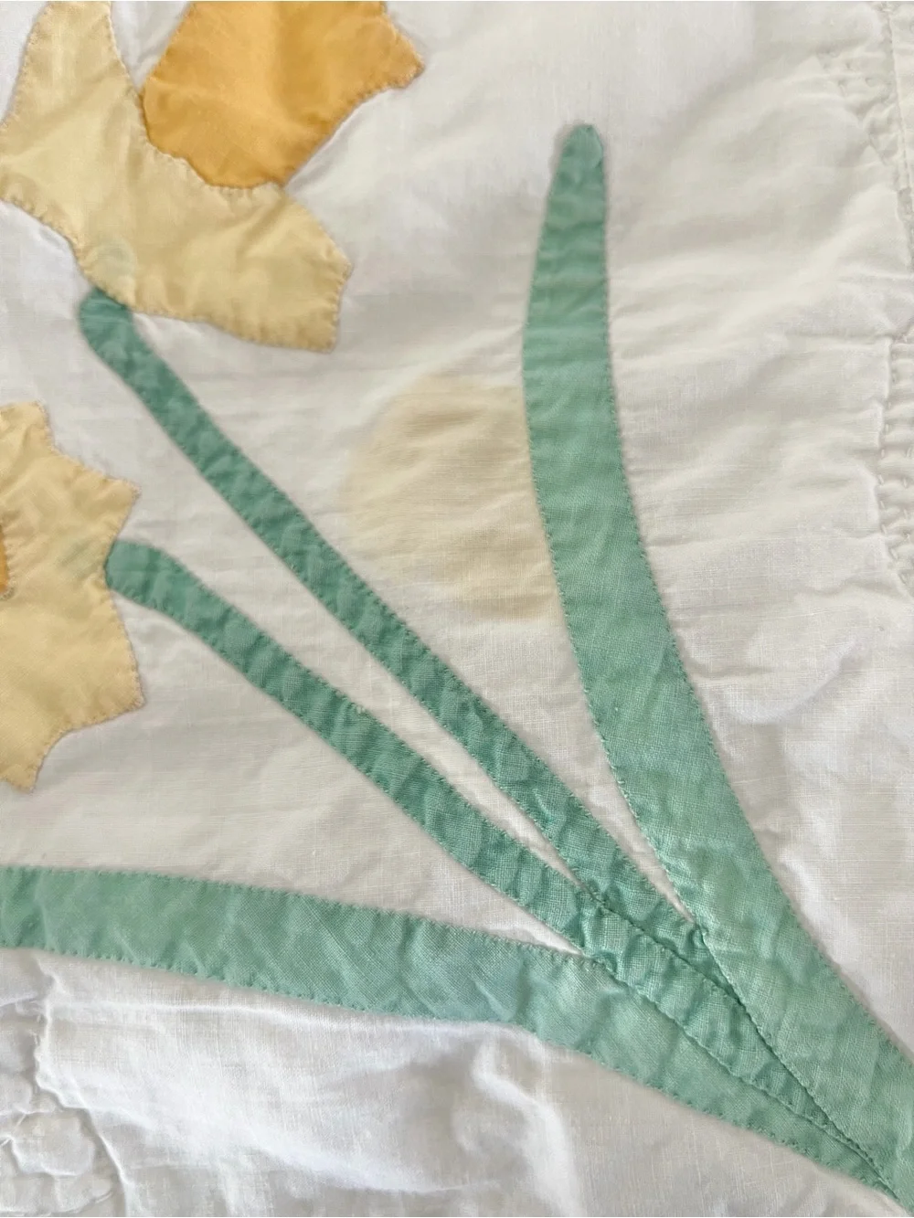 Vintage c.1930s Handmade Daffodil Appliqué Hand Stitched Quilt 66x85”